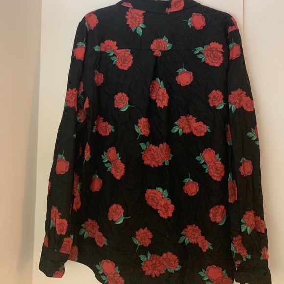 Icōne Black Soft Button Down Shirt With Red Roses - Picture 4 of 7